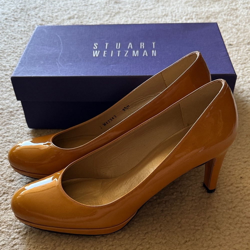 Stuart Weitzman Women's Mustard Heels